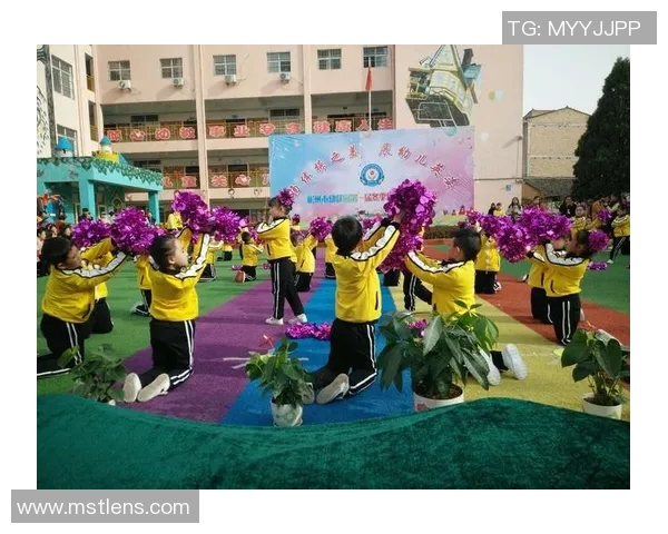 足球鞋踩出精彩瞬间探索运动员的脚下艺术与激情