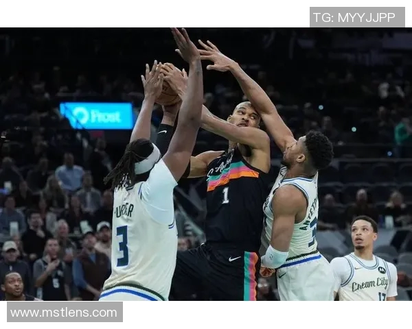 雄鹿与马刺激战正酣NBA赛场上演精彩对决引发球迷热议